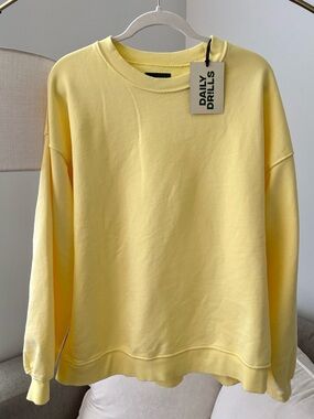 Daily Drills Lemonade Crewneck